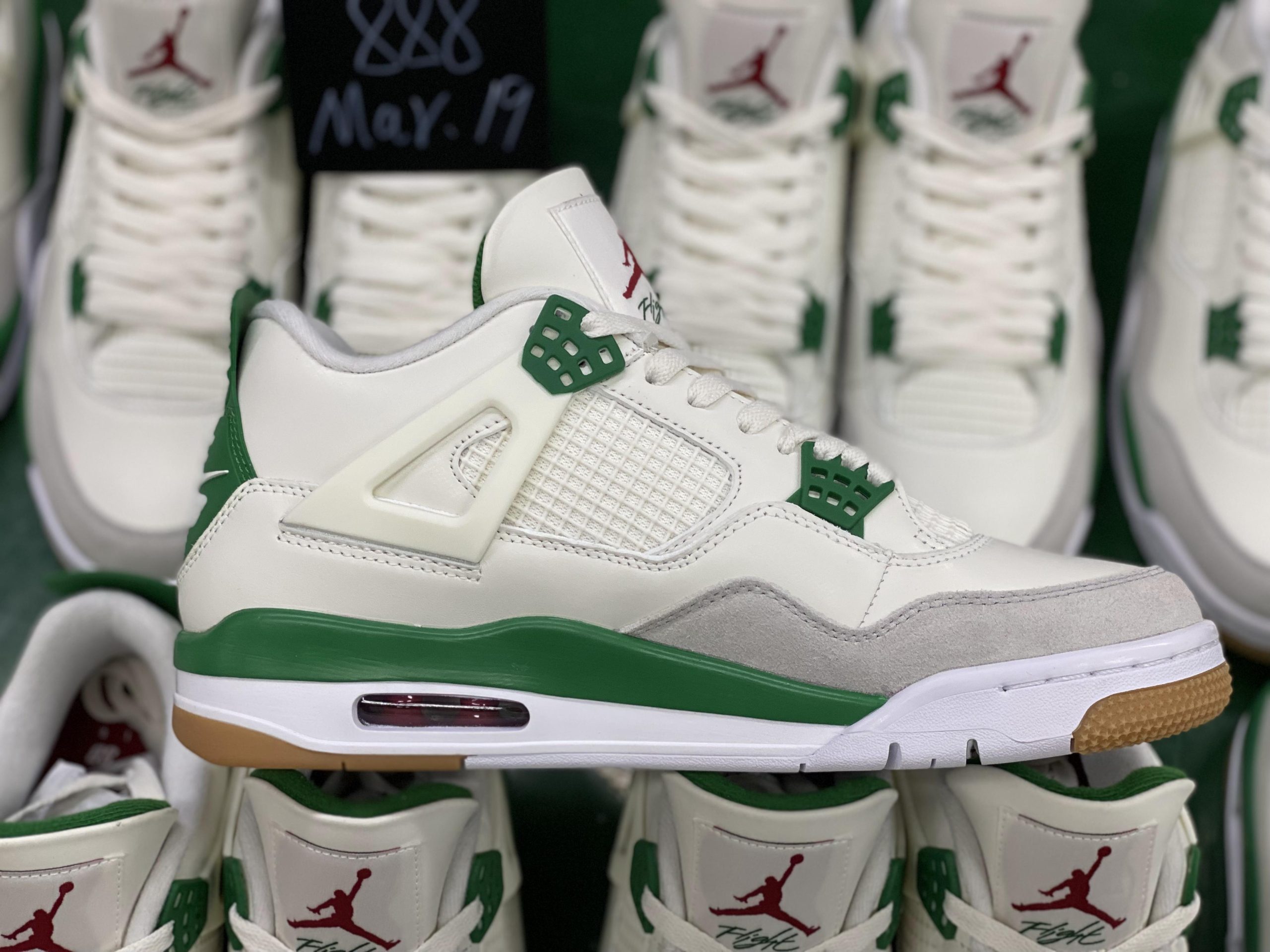 Jordan 4 Retro SB Pine Green