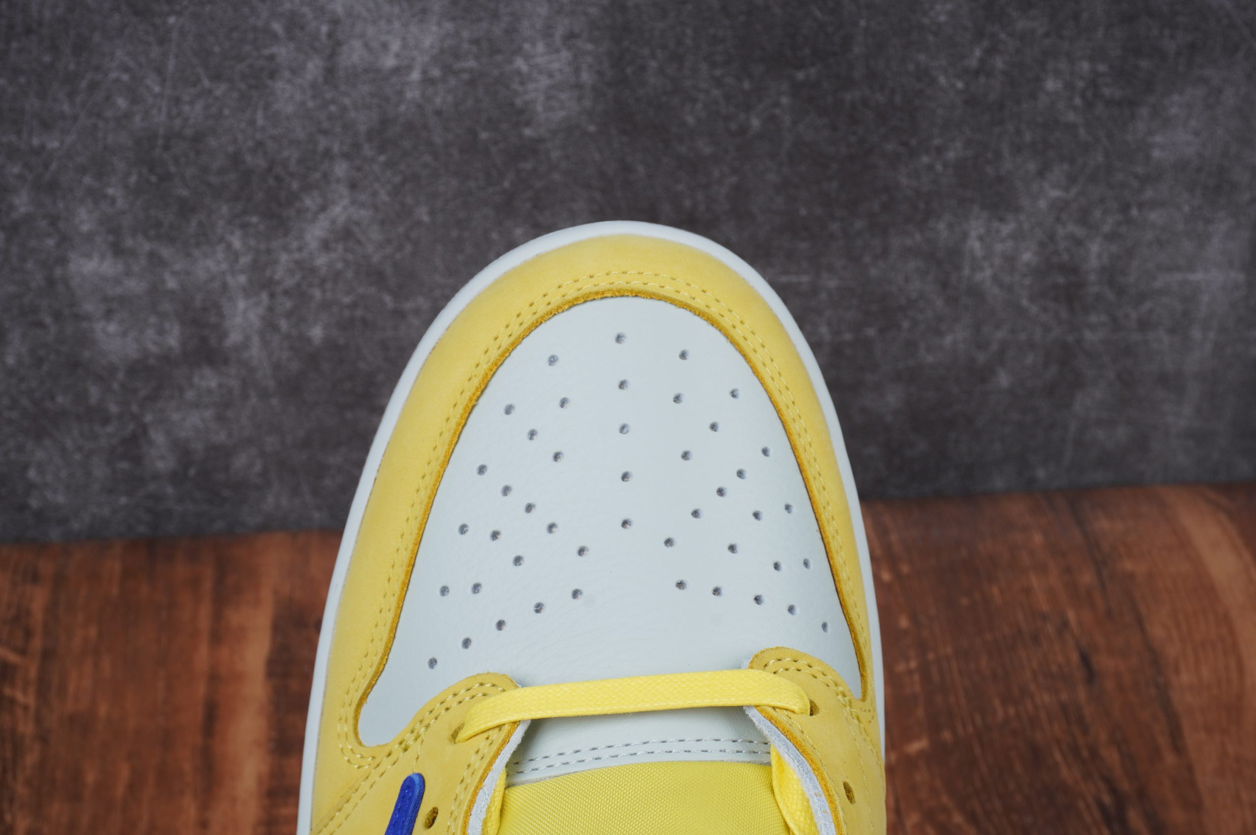 Travis Scott x Air Jordan 1 Low OG Canary DZ4137-700