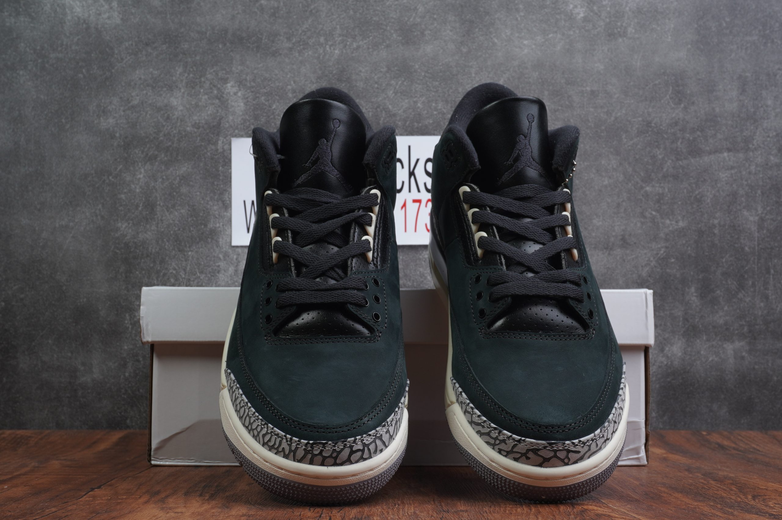 Air Jordan 3 WMNS Off Noir