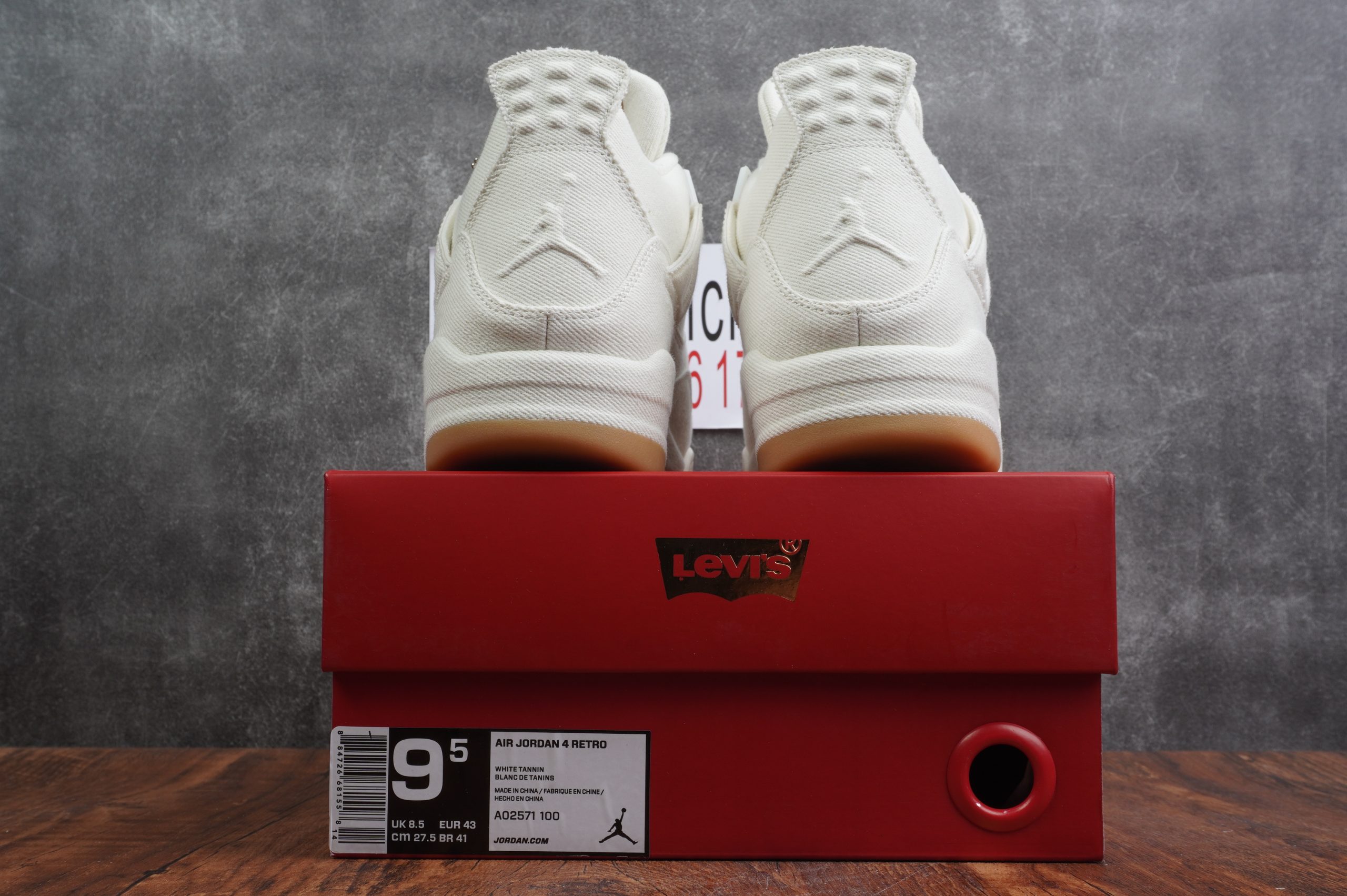 Jordan 4 Retro Levi’s White