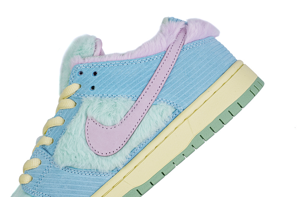 VERDY x Nike SB Dunk Low Visty